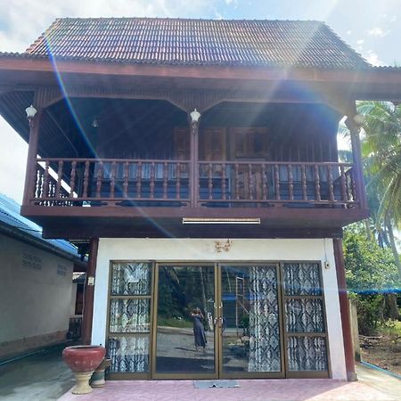 Reindeer House Wat Chedi Hotel Sichon Exterior foto