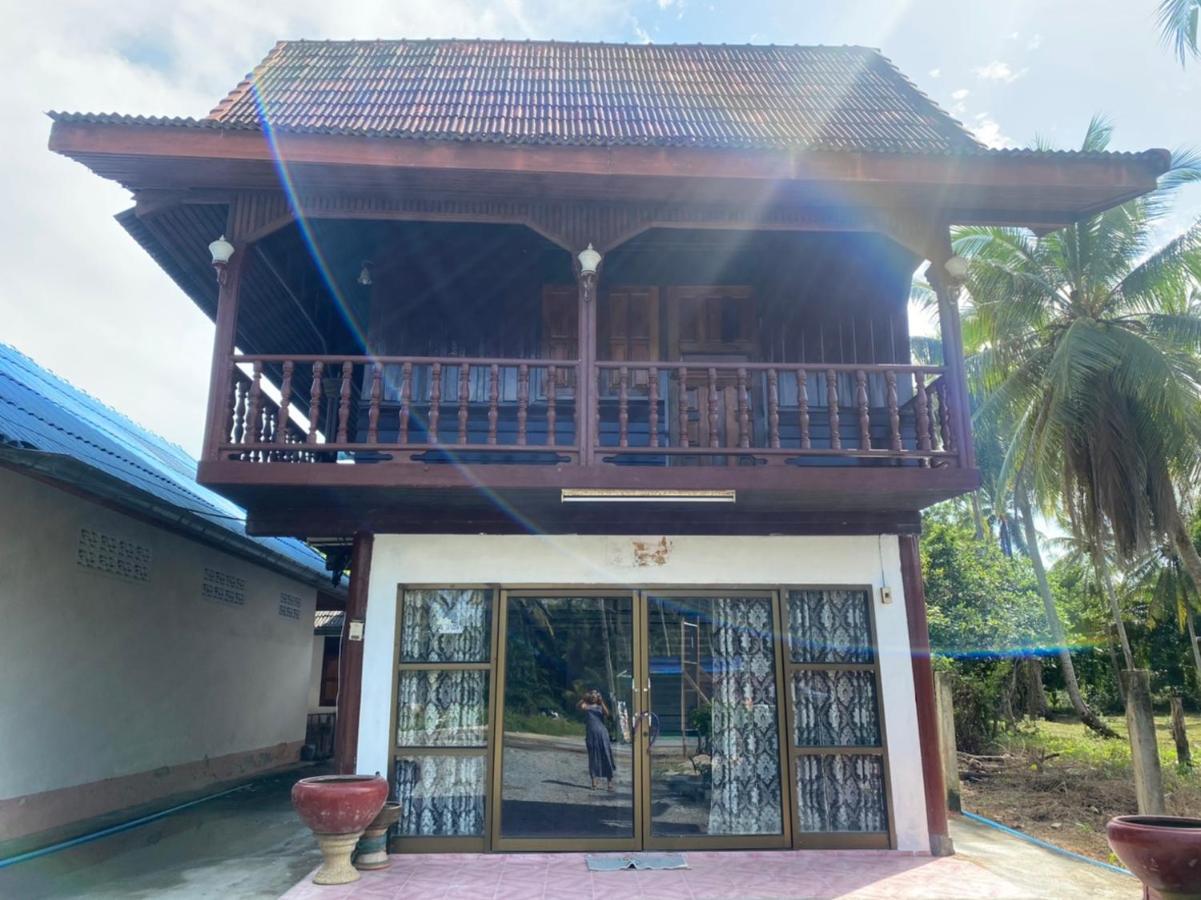 Reindeer House Wat Chedi Hotel Sichon Exterior foto